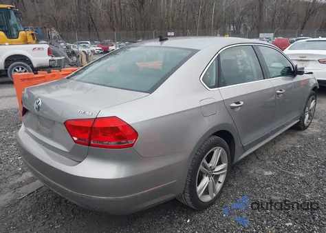 2013 Volkswagen Passat 2.0L Tdi Se z USA, uszkodzony, nr VIN 1VWBN7A34DC039879